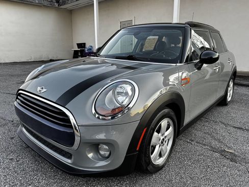 Used 2017 MINI Cooper 4-Door Hardtop image 7