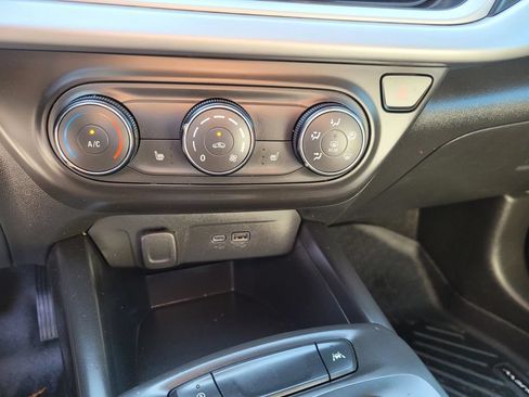 Used 2024 Chevrolet Trax RS w/ Driver Confidence Package FWD image 22