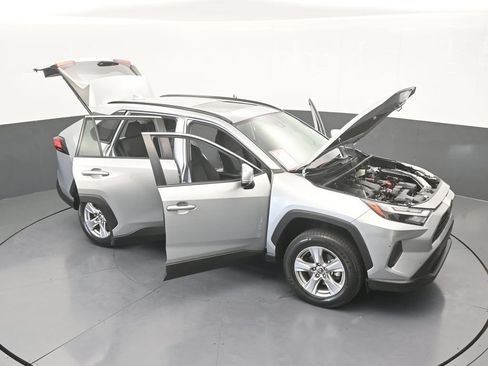 Used 2022 Toyota RAV4 XLE w/ Convenience Package FWD image 68
