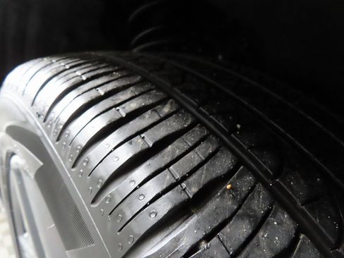 Used 2025 Ford Explorer ST image 7