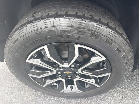 Used 2023 Chevrolet TrailBlazer ACTIV w/ Technology Package AWD/4WD image 10