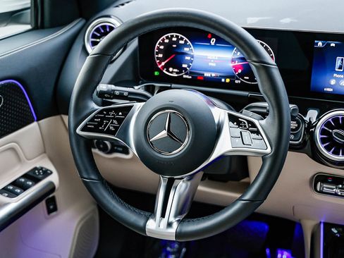 Certified 2025 Mercedes-Benz GLA 250 4MATIC image 13