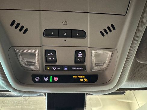 Used 2021 GMC Terrain SLT w/ Infotainment Package II FWD image 27