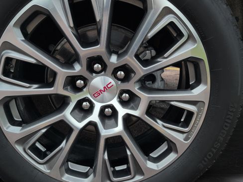 Used 2025 GMC Yukon Denali AWD/4WD image 33