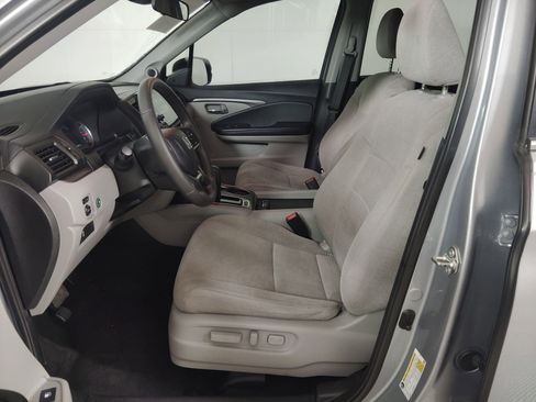 Used 2020 Honda Pilot EX image 5