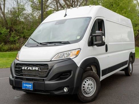 Used 2025 RAM ProMaster 2500 w/ Convenience Group FWD image 1