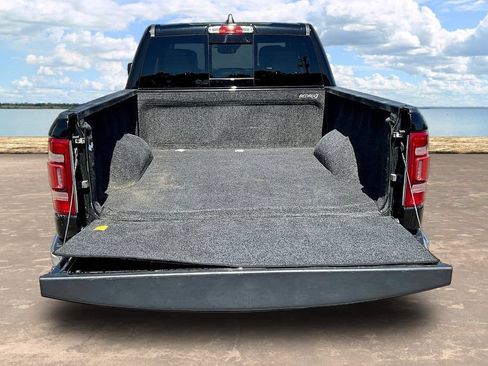 Used 2022 RAM 1500 Laramie AWD/4WD image 9