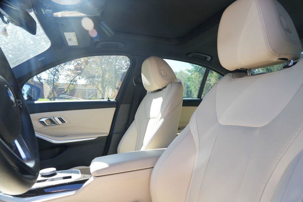 Used 2023 BMW 330i Sedan w/ Premium Package RWD image 10