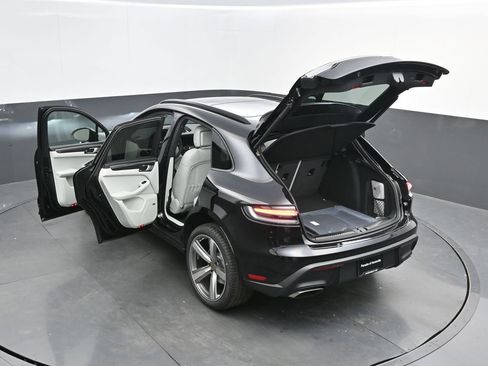 New 2026 Porsche Macan AWD/4WD image 41