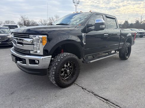 Used 2017 Ford F250 Lariat w/ Chrome Package image 8
