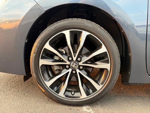 Used 2017 Toyota Corolla SE w/ Carpet Mat Package (TMS) FWD image 11