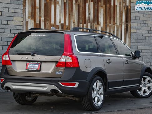 Used 2010 Volvo XC70 T6 image 7