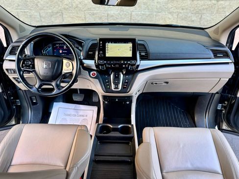 Used 2018 Honda Odyssey Touring image 15