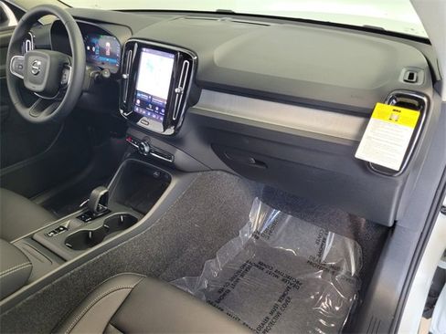New 2026 Volvo XC40 B5 Core w/ Climate Package image 11