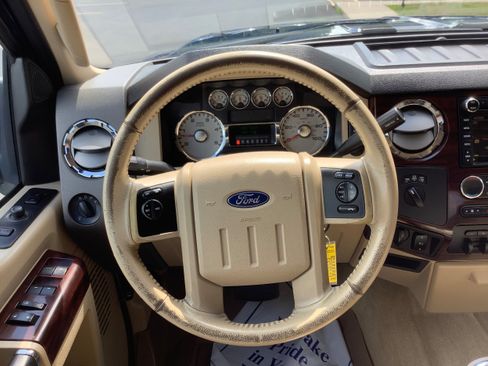 Used 2010 Ford F250 Lariat AWD/4WD image 8