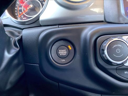Used 2022 Jeep Wrangler Unlimited Sahara w/ Cold Weather Group AWD/4WD image 34