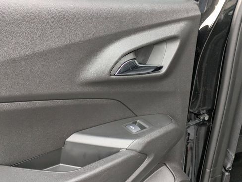 Used 2025 Chevrolet Trax LT w/ LT Convenience Package image 20