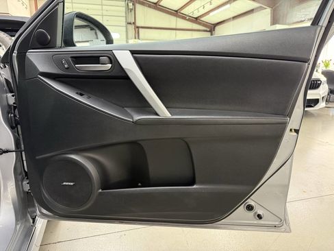 Used 2011 MAZDA MAZDA3 s Grand Touring w/ Tech Pkg FWD image 16
