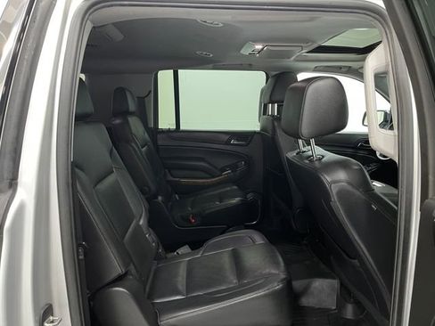 Used 2020 Chevrolet Suburban Premier image 36