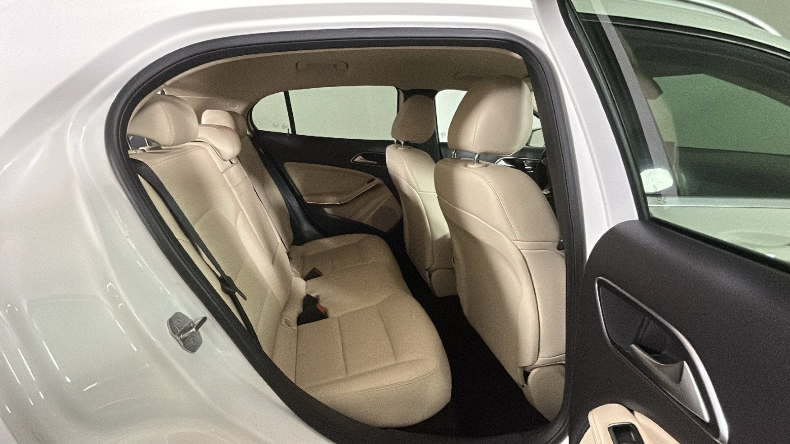 Used 2019 Mercedes-Benz GLA 250 4MATIC image 30