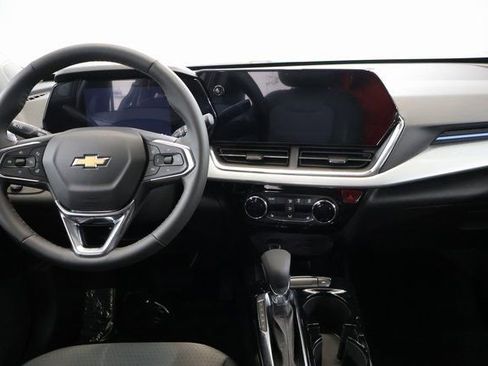 New 2026 Chevrolet Trax LT w/ LT Convenience Package FWD image 12