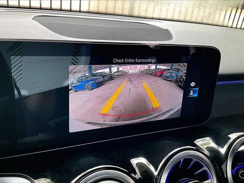 Used 2022 Mercedes-Benz GLB 250 image 26