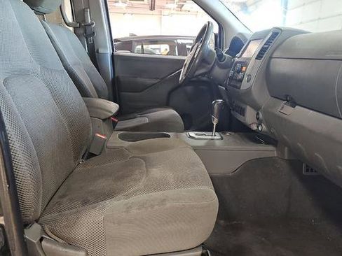Used 2021 Nissan Frontier SV w/ Midnight Edition Floor Mats image 14