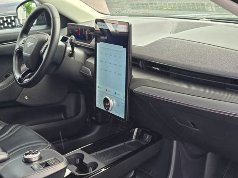 Used 2022 Ford Mustang Mach-E Premium image 7