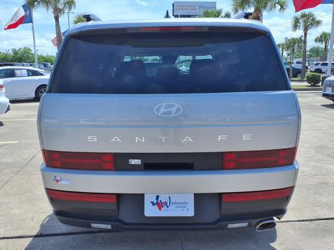 Used 2025 Hyundai Santa Fe SEL AWD/4WD image 6