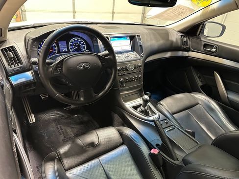 Used 2011 INFINITI G37 Sport image 26
