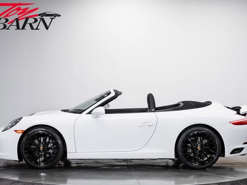 Used 2017 Porsche 911 Carrera RWD image 2