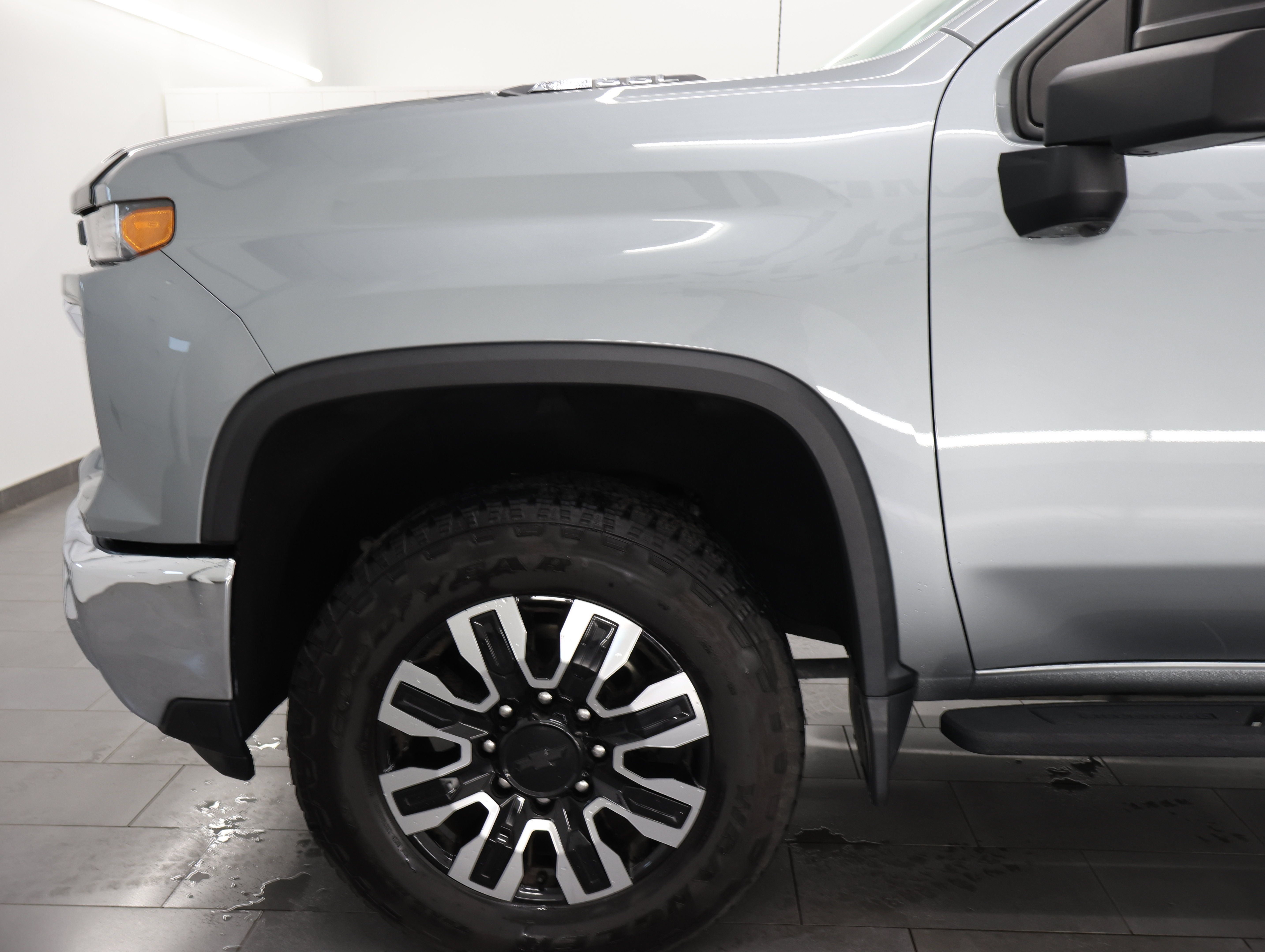 Used 2024 Chevrolet Silverado 2500 LT AWD/4WD image 40
