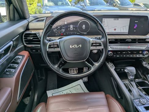 Certified 2024 Kia Telluride SX Prestige w/ Towing Package AWD/4WD image 16