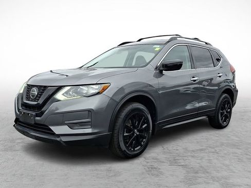 Used 2018 Nissan Rogue SV image 3
