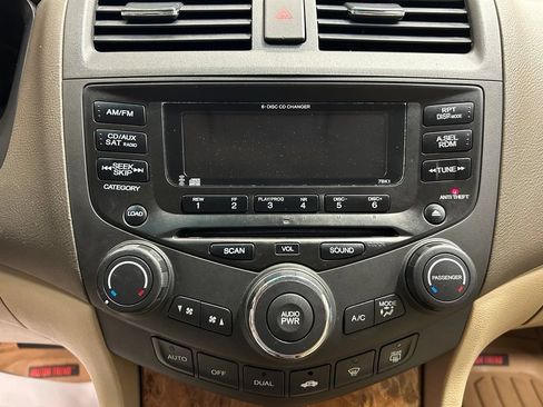 Used 2004 Honda Accord EX image 18
