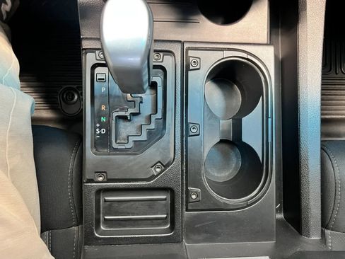 Used 2015 Toyota Tundra SR5 w/ SR5 Upgrade Package image 52