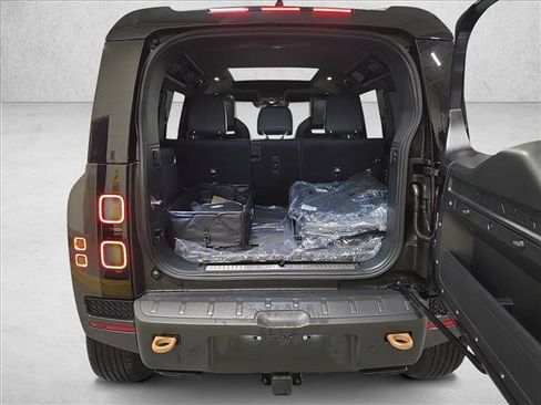 New 2026 Land Rover Defender 110 OCTA AWD/4WD image 13