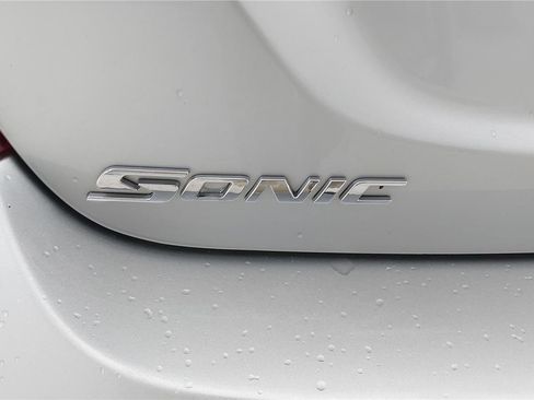 Used 2019 Chevrolet Sonic LT image 32