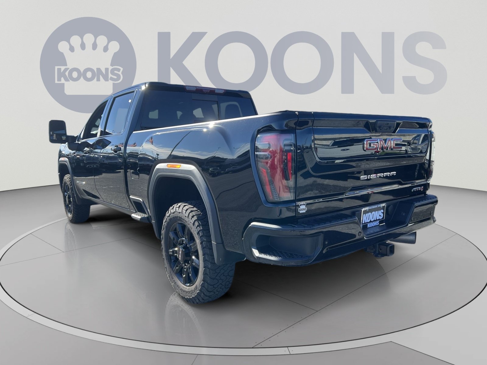 Used 2025 GMC Sierra 2500 AT4 w/ AT4 Premium Plus Package AWD/4WD image 4