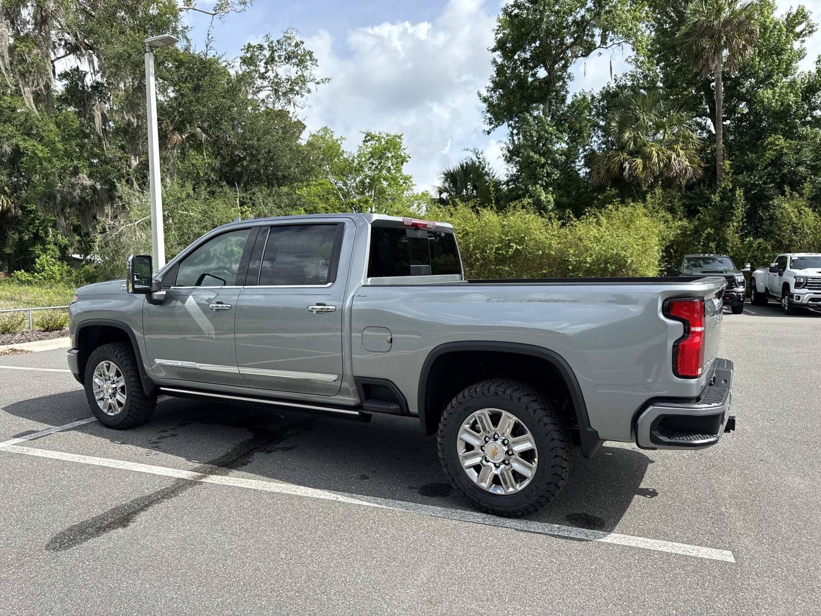 New 2026 Chevrolet Silverado 2500 High Country w/ High Country Premium Package AWD/4WD image 5