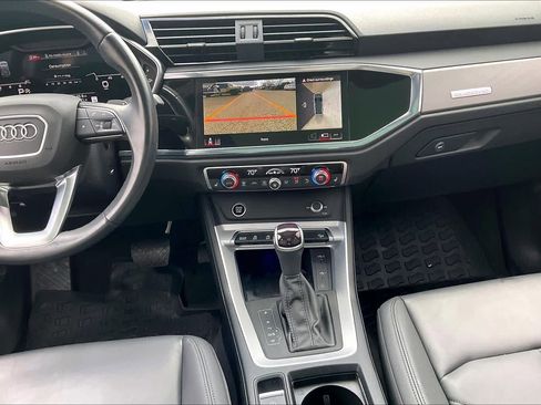 Used 2024 Audi Q3 2.0T Premium Plus image 6