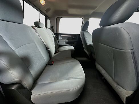Used 2020 RAM 1500 Classic SLT AWD/4WD image 25