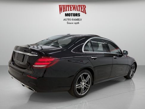 Used 2017 Mercedes-Benz E 300 4MATIC image 4