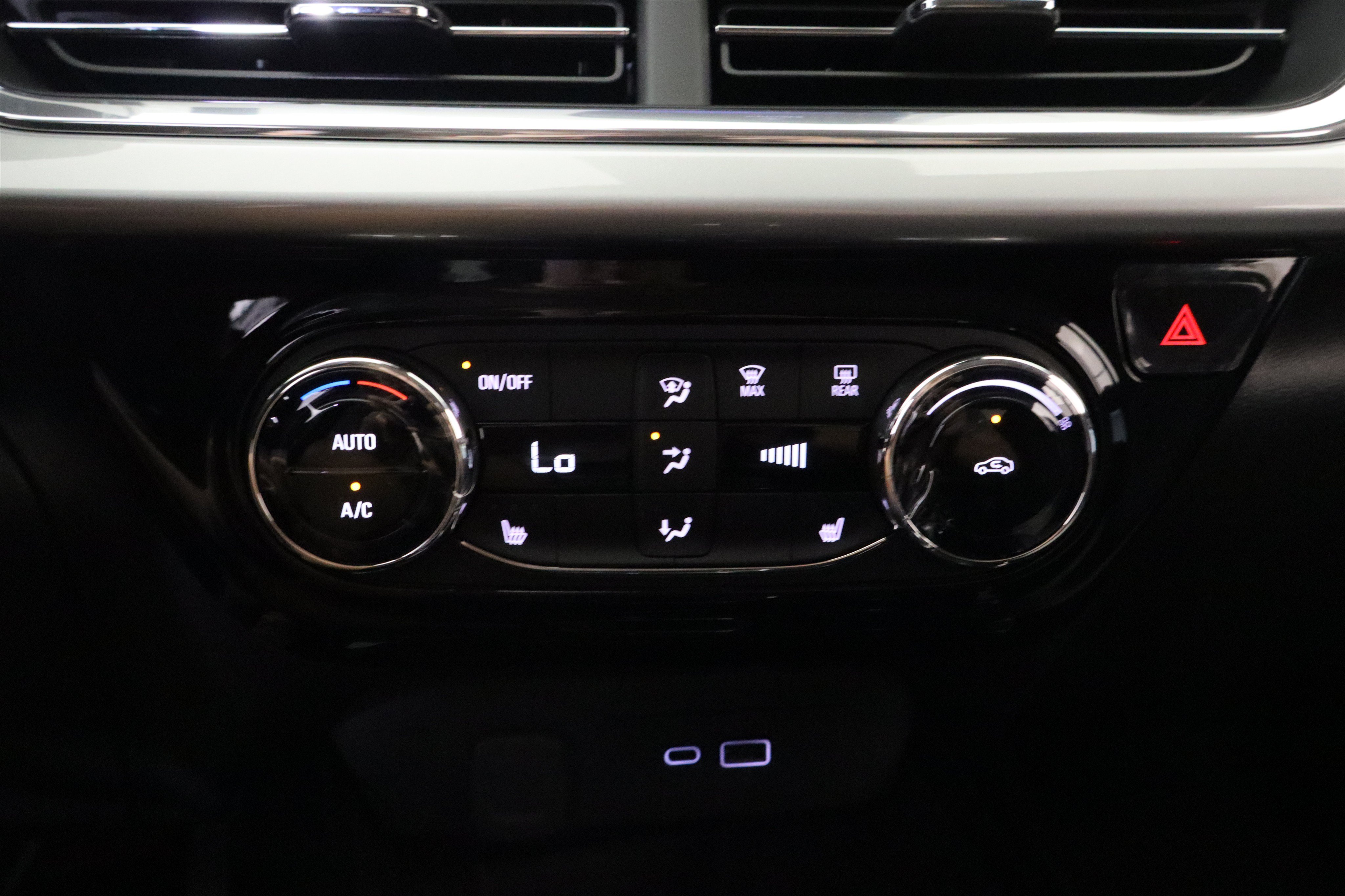 New 2026 Chevrolet Trax LT w/ Midnight Edition FWD image 27