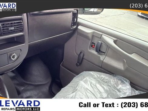 Used 2008 GMC Savana 2500 RWD image 13