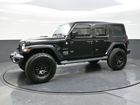 Used 2018 Jeep Wrangler Unlimited Sahara image 3