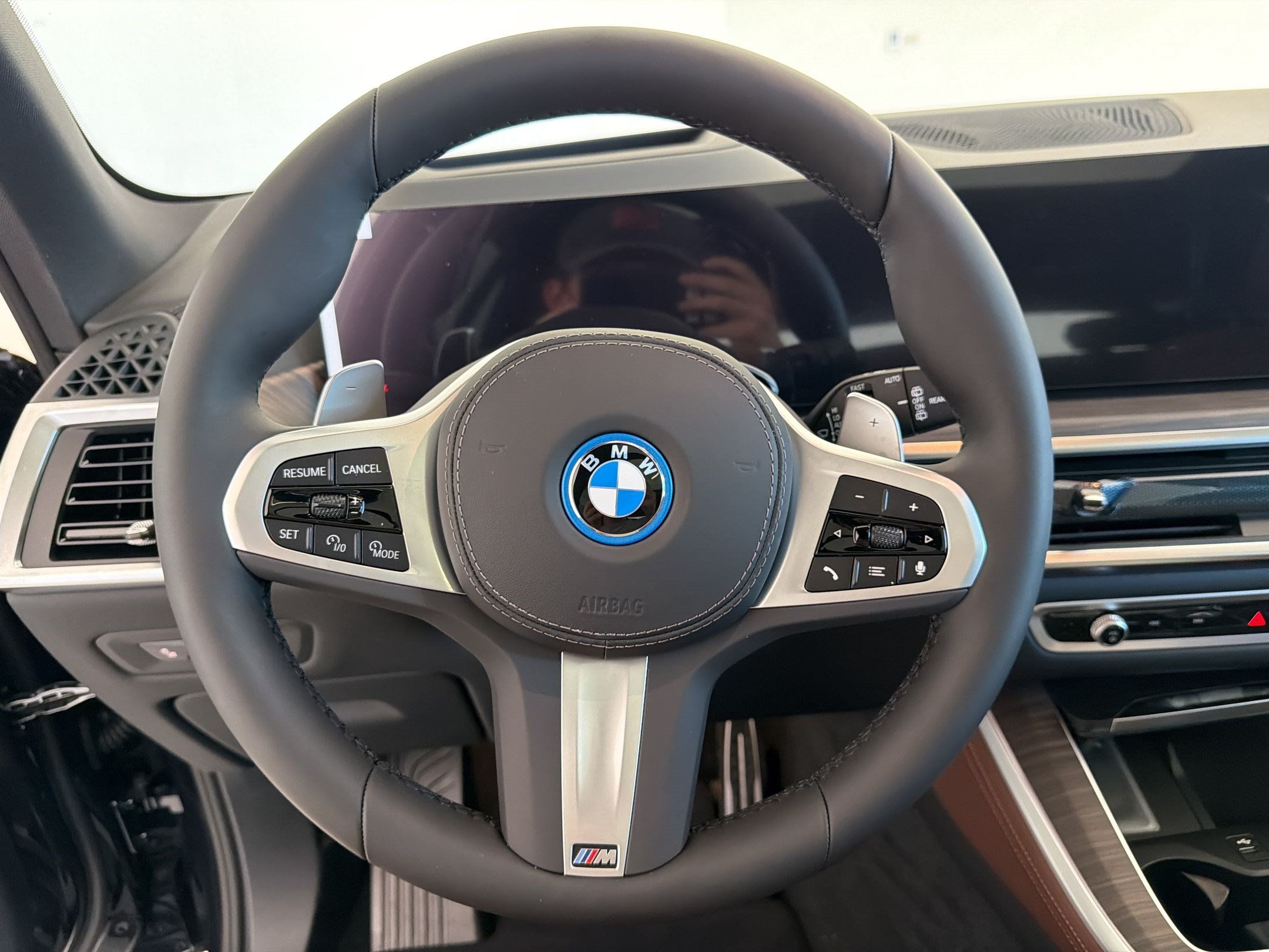 New 2026 BMW X5 xDrive50e w/ M Sport Package AWD/4WD image 11