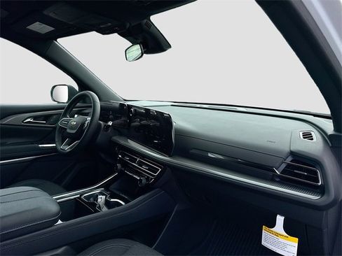 New 2026 Chevrolet Traverse LT w/ LPO, Floor Liner Package image 34