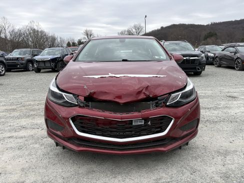 Used 2018 Chevrolet Cruze LT w/ Convenience Package image 2