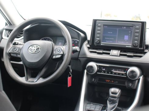 Certified 2022 Toyota RAV4 LE AWD/4WD image 22